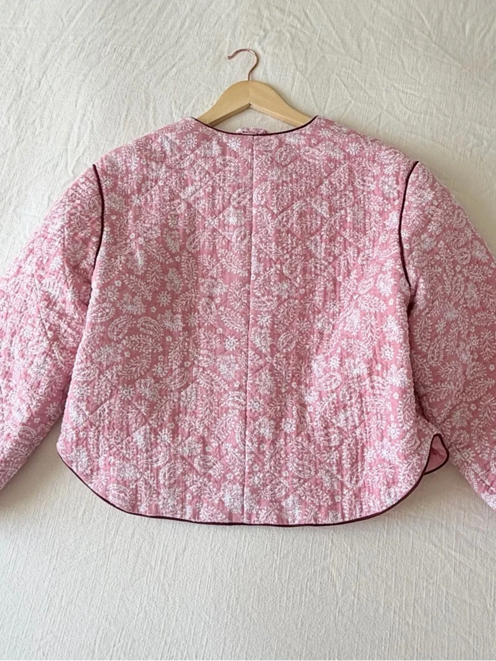 Zara | Cotton Pink Quilted Floral Snap Jacket with Burgundy Trim - Picture 5 of 5